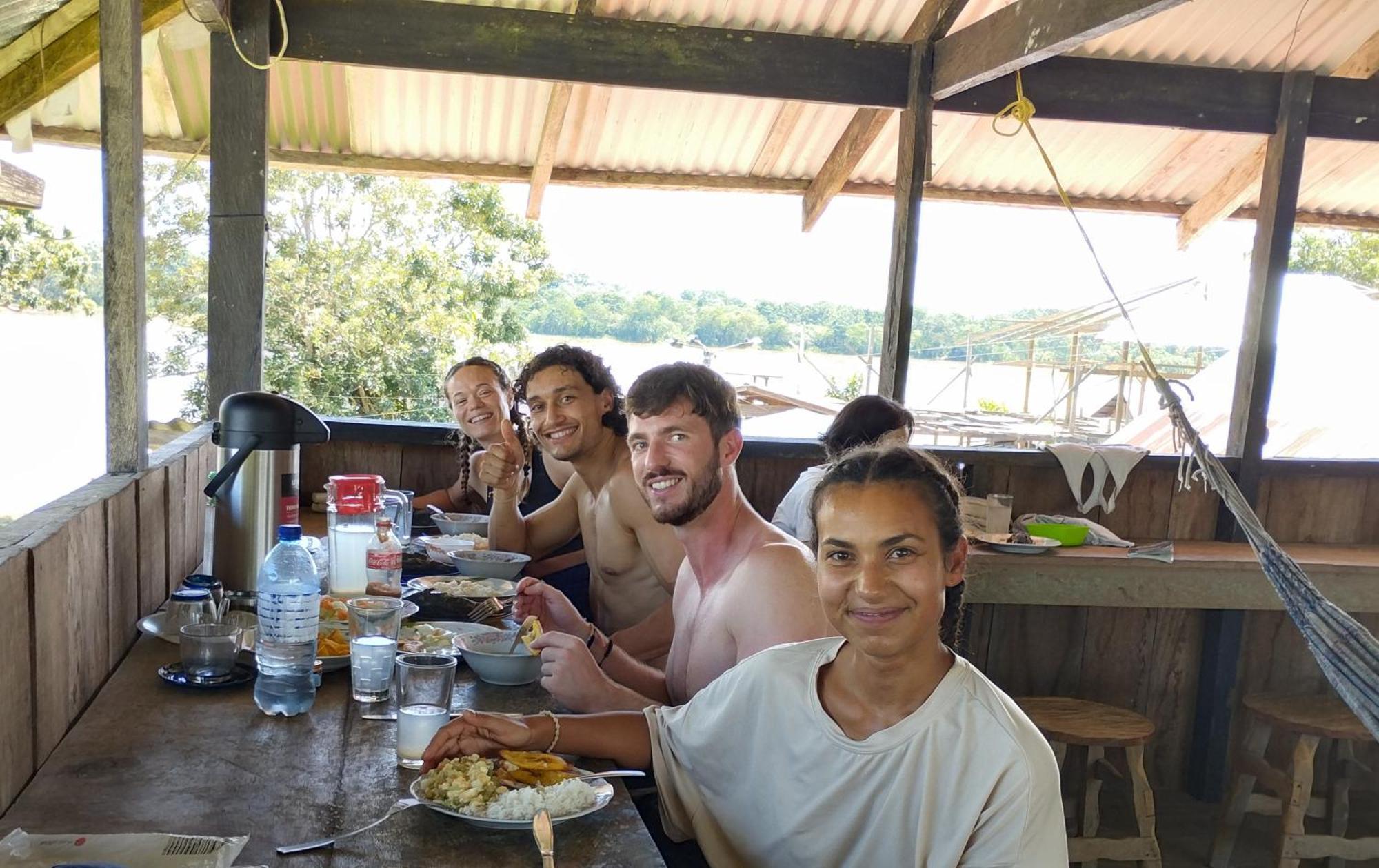 Hospedaje Y Tours Reina Arriera Amazonas Colombia Macedonia Bagian luar foto